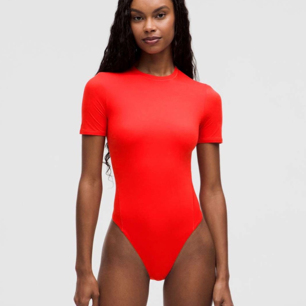 Lululemon Wundermost Short-Sleeve Crew Thong Bodysuit (Size M) in Hot Heat